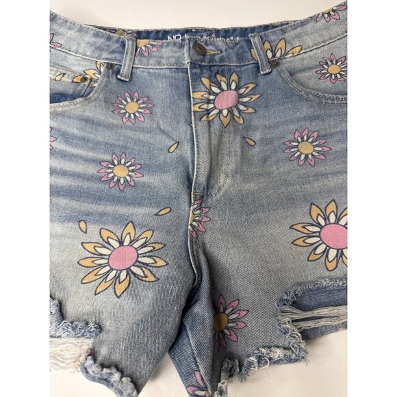 No Boundaries Boho Chic Sunflower Denim Shorts With Playful Frayed Edges size 13 - Picture 3 of 7